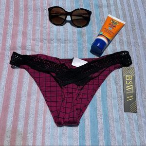 B.SWIM maroon & black checkered bikini bottoms NWT